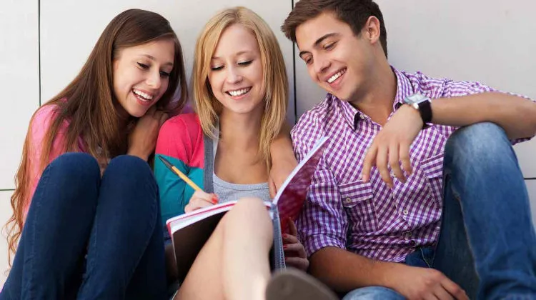 Флиртуем с парнем правильно