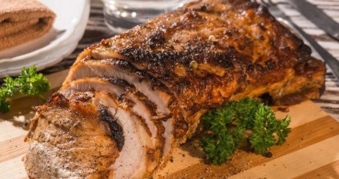 Как вкусно запечь мясо в фольге в духовке