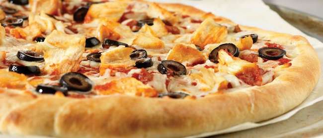 Пицца с курицей и сыром: рецепт с фото