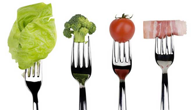 Суть диеты состоит в том, что вы едите много белковой пищи, но избирательно, и довольно сильно ограничиваете углеводы.